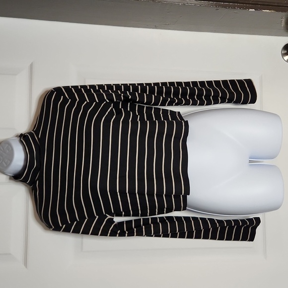 🦚 Black Stripey Crop Top XL - Picture 2 of 2